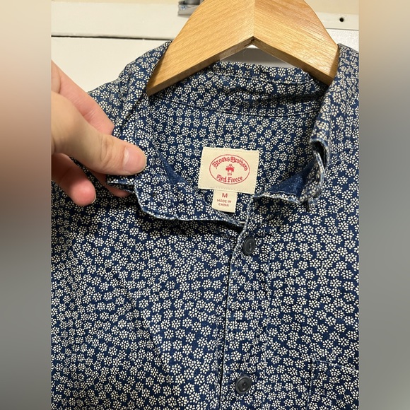 Brooks brothers, casual button-down. Blue and white print - Picture 2 of 2